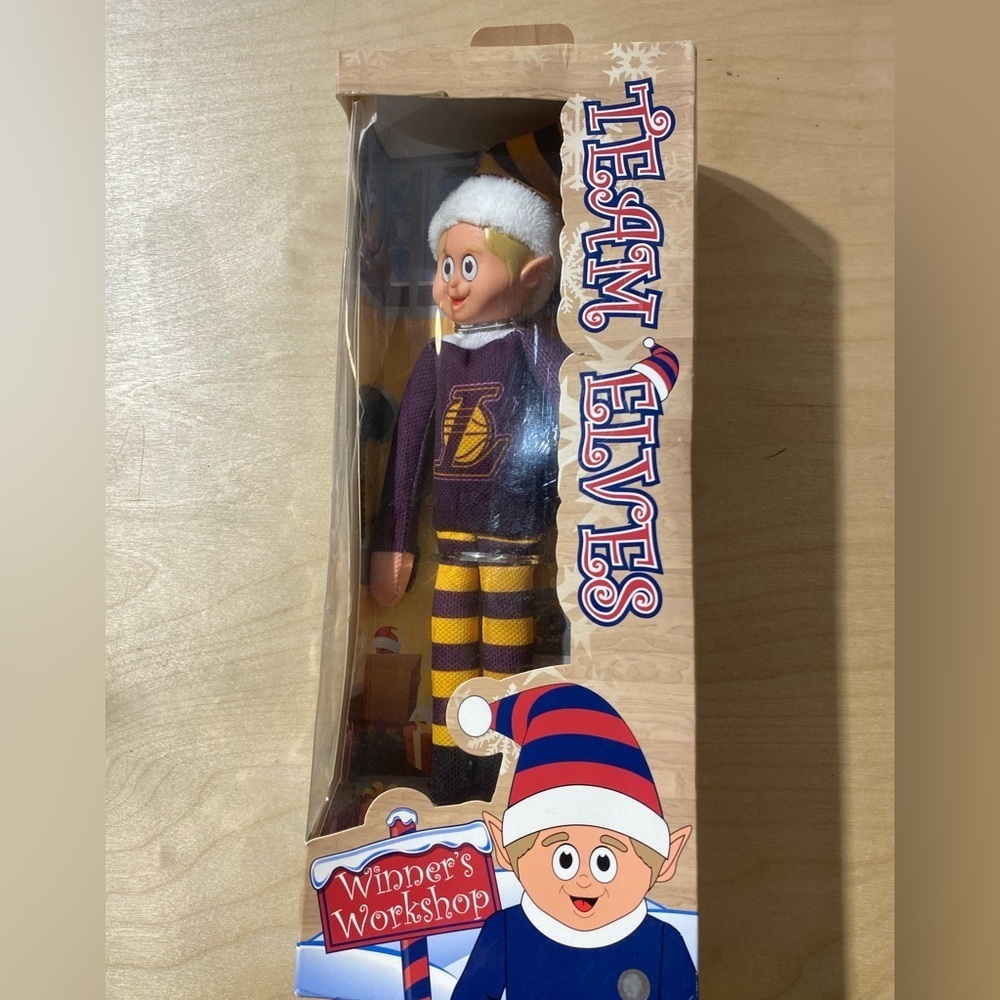 Team Elves Basketball Elf Figure (PF)
